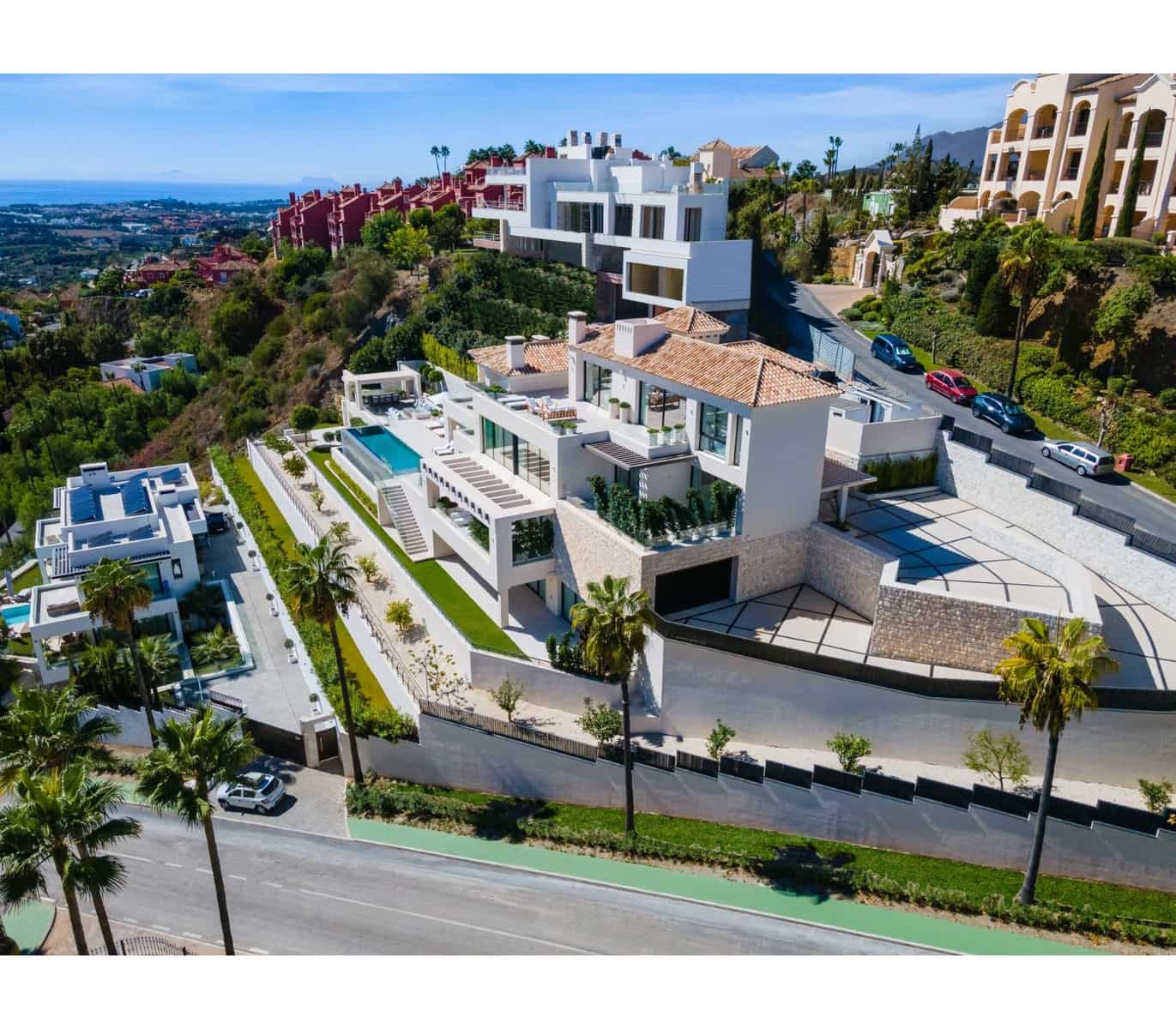 6 makuuhuone Huvila myytävänä paikassa Marbella mukana uima-altaan 
autotalli - 8 900 000 € (Ref: 10001995)