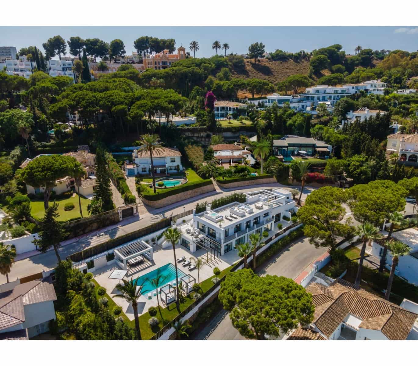 5 soverom Villa til salgs i Marbella med svømmebasseng garasje - € 4 995 000 (Ref: 10001996)