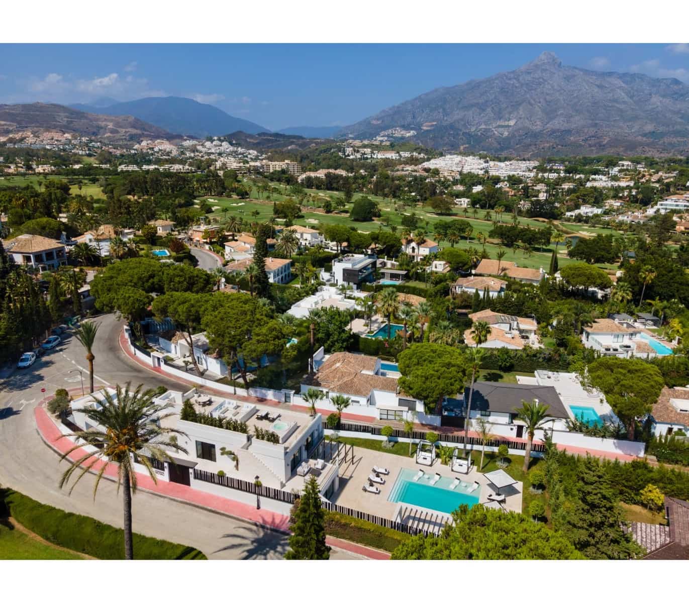 5 soverom Villa til salgs i Marbella med svømmebasseng garasje - € 4 995 000 (Ref: 10001996)