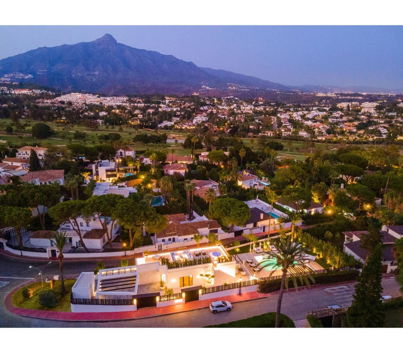 5 soverom Villa til salgs i Marbella med svømmebasseng garasje - € 4 995 000 (Ref: 10001996)