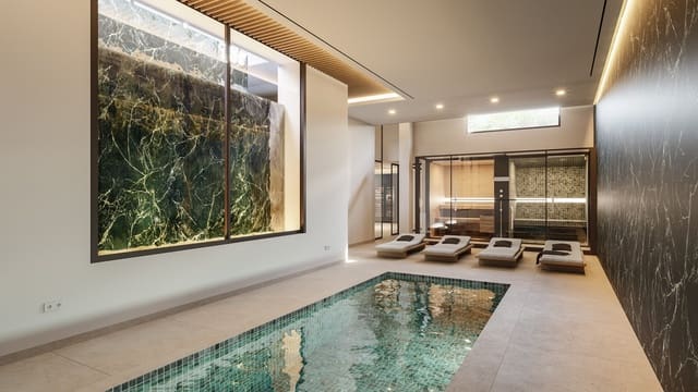 6 soverom Villa til salgs i Marbella med svømmebasseng garasje - € 5 530 000 (Ref: 10001998)