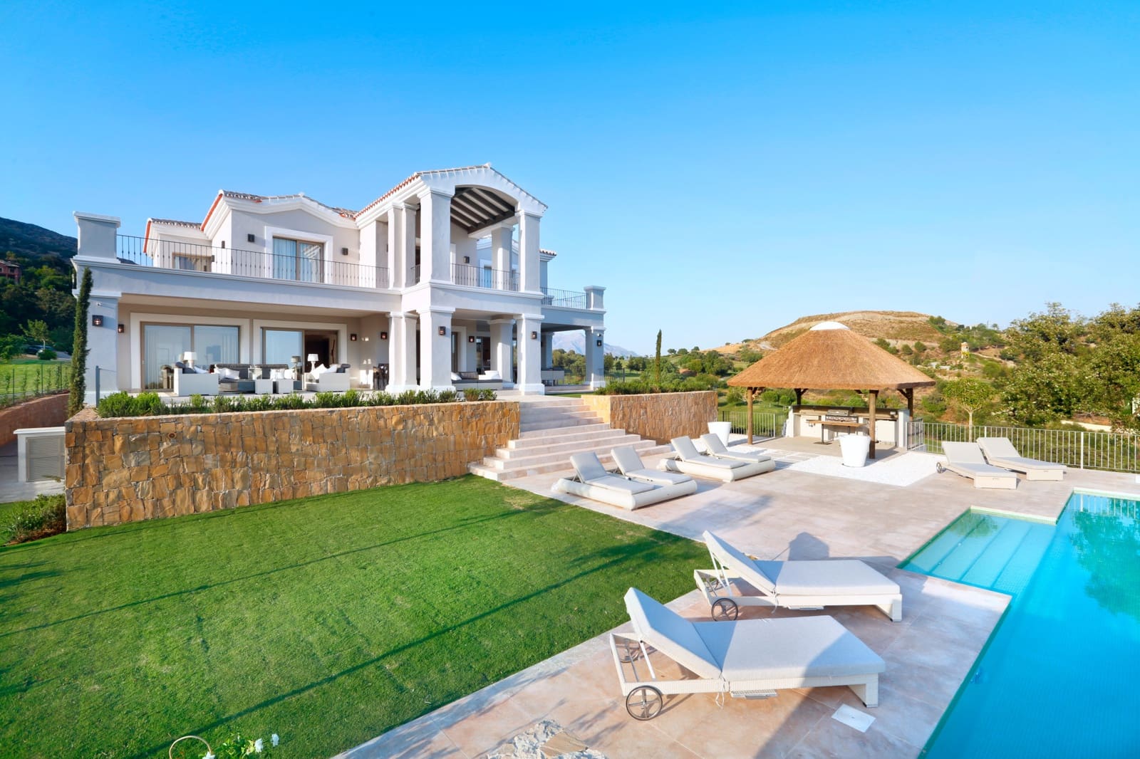 6 soverom Villa til salgs i Marbella med svømmebasseng garasje - € 3 500 000 (Ref: 10002002)