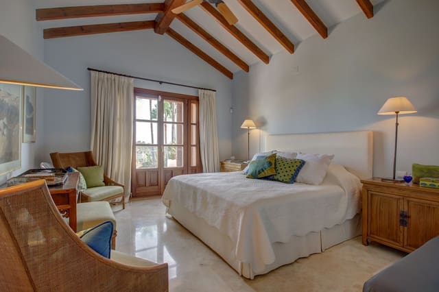 4 slaapkamer Villa te koop in Marbella met zwembad garage - € 2.595.000 (Ref: 10002003)