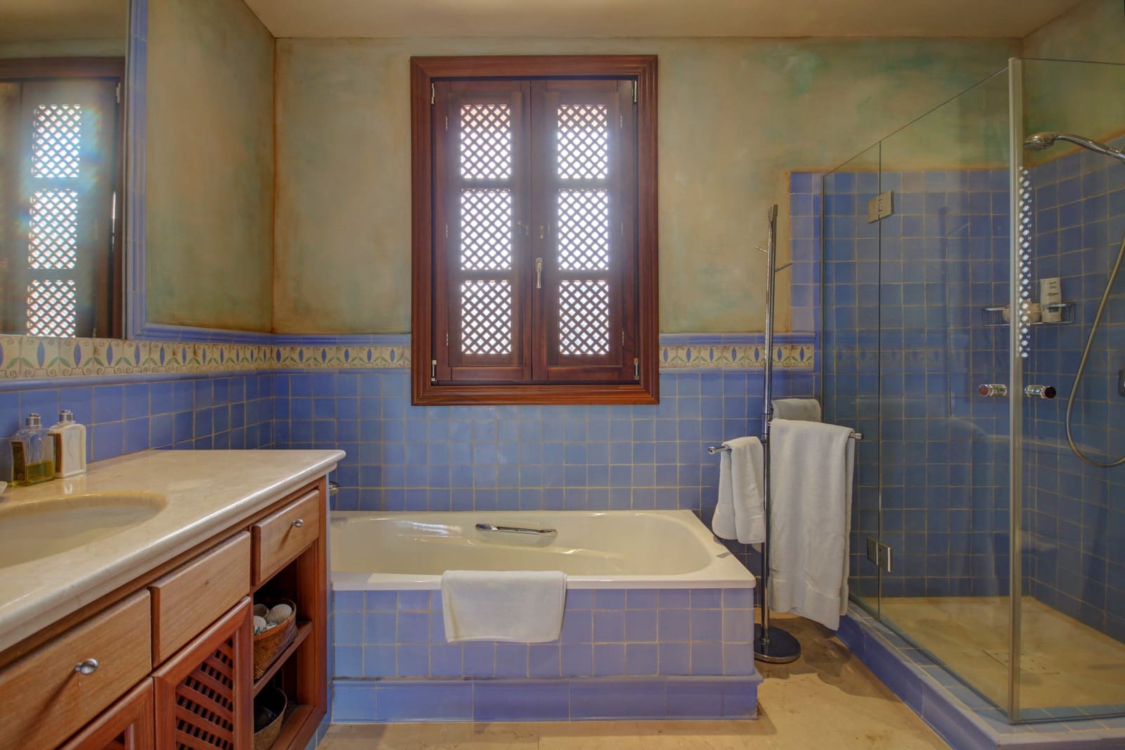 4 slaapkamer Villa te koop in Marbella met zwembad garage - € 2.595.000 (Ref: 10002003)