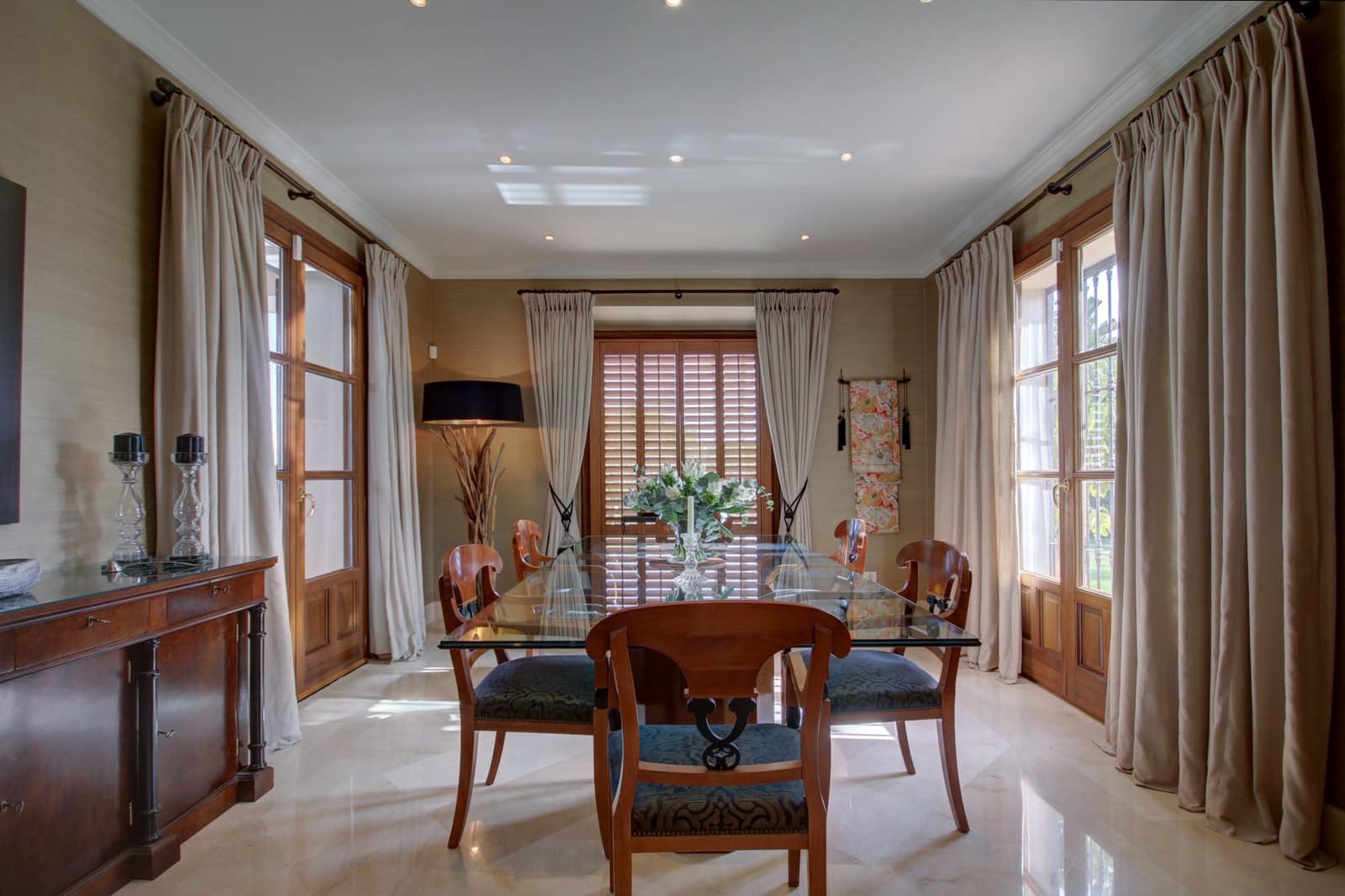 4 slaapkamer Villa te koop in Marbella met zwembad garage - € 2.595.000 (Ref: 10002003)