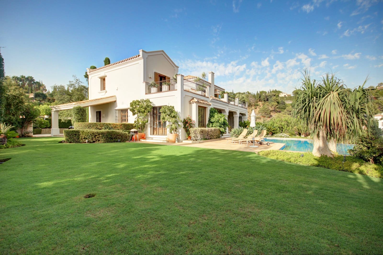 4 slaapkamer Villa te koop in Marbella met zwembad garage - € 2.595.000 (Ref: 10002003)
