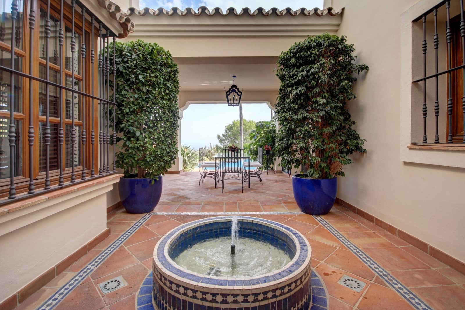 4 slaapkamer Villa te koop in Marbella met zwembad garage - € 2.595.000 (Ref: 10002003)