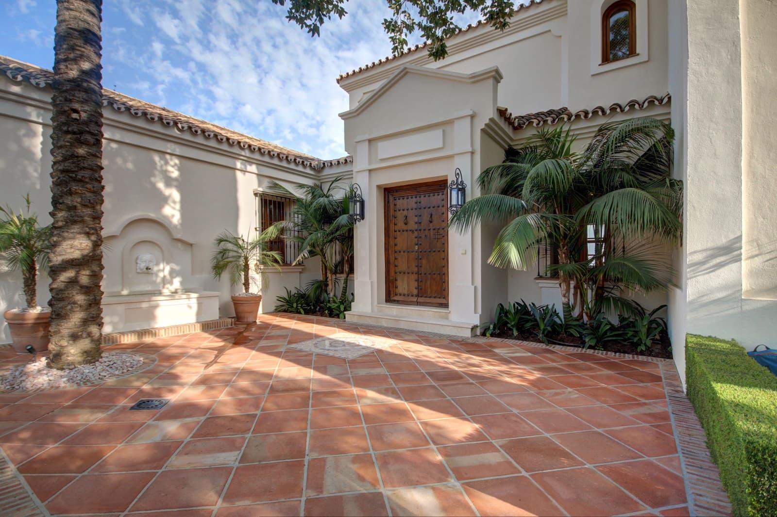 4 slaapkamer Villa te koop in Marbella met zwembad garage - € 2.595.000 (Ref: 10002003)
