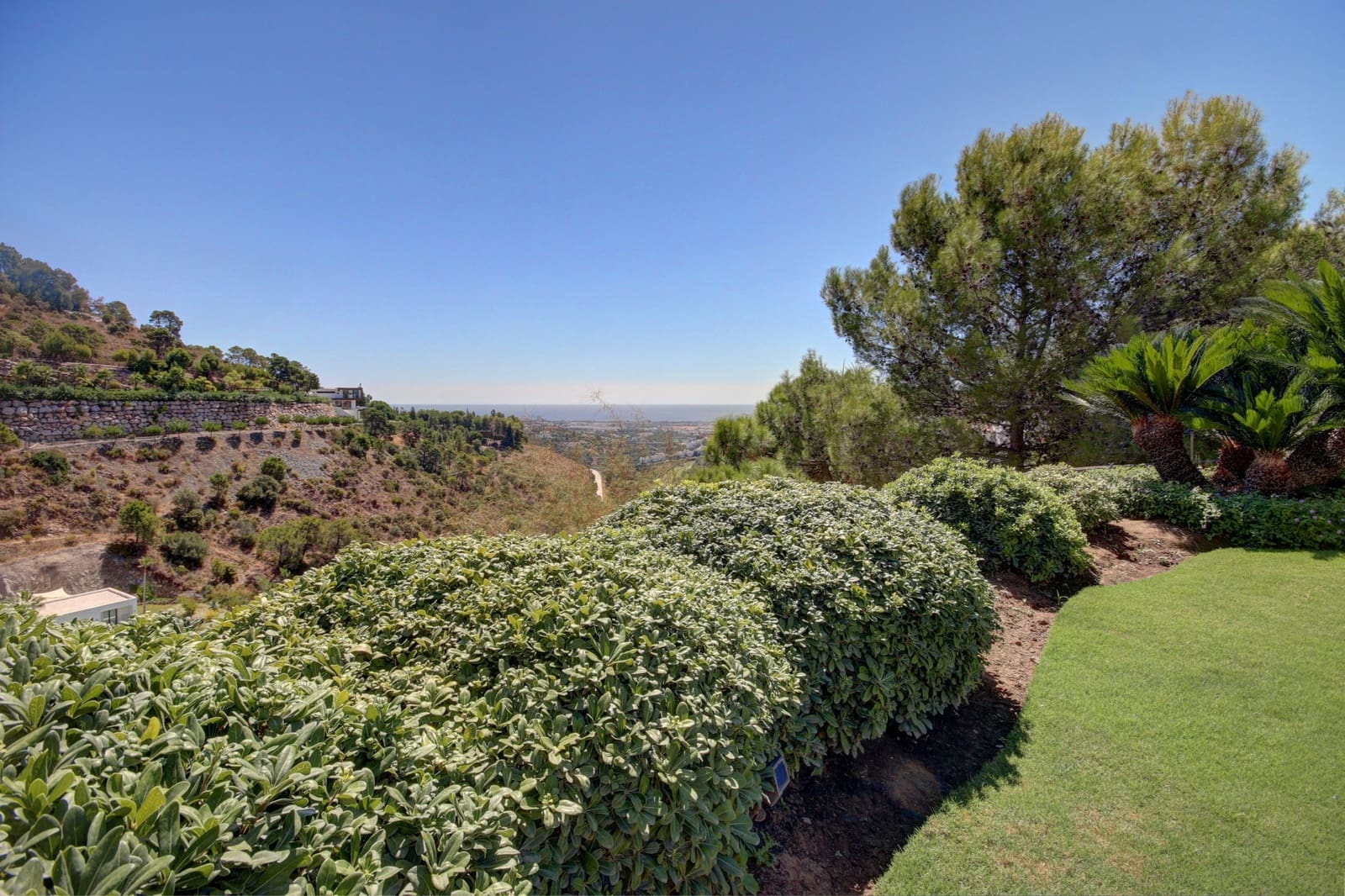 4 slaapkamer Villa te koop in Marbella met zwembad garage - € 2.595.000 (Ref: 10002003)