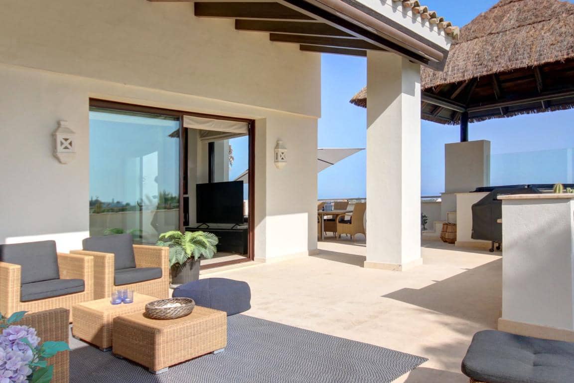 3 sypialnia Apartament na sprzedaż w Marbella z basenem garażem - 1 175 000 € (Ref: 10002004)
