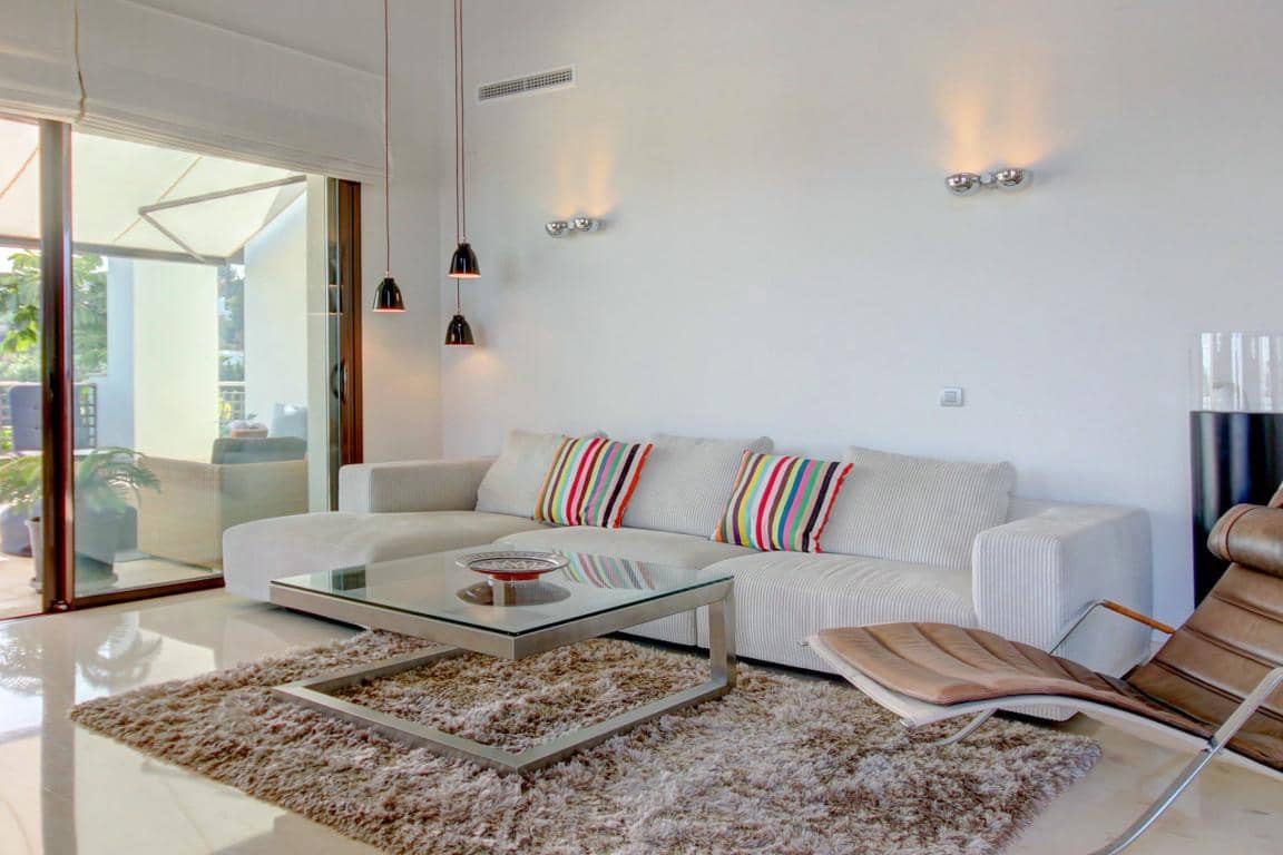 3 sypialnia Apartament na sprzedaż w Marbella z basenem garażem - 1 175 000 € (Ref: 10002004)