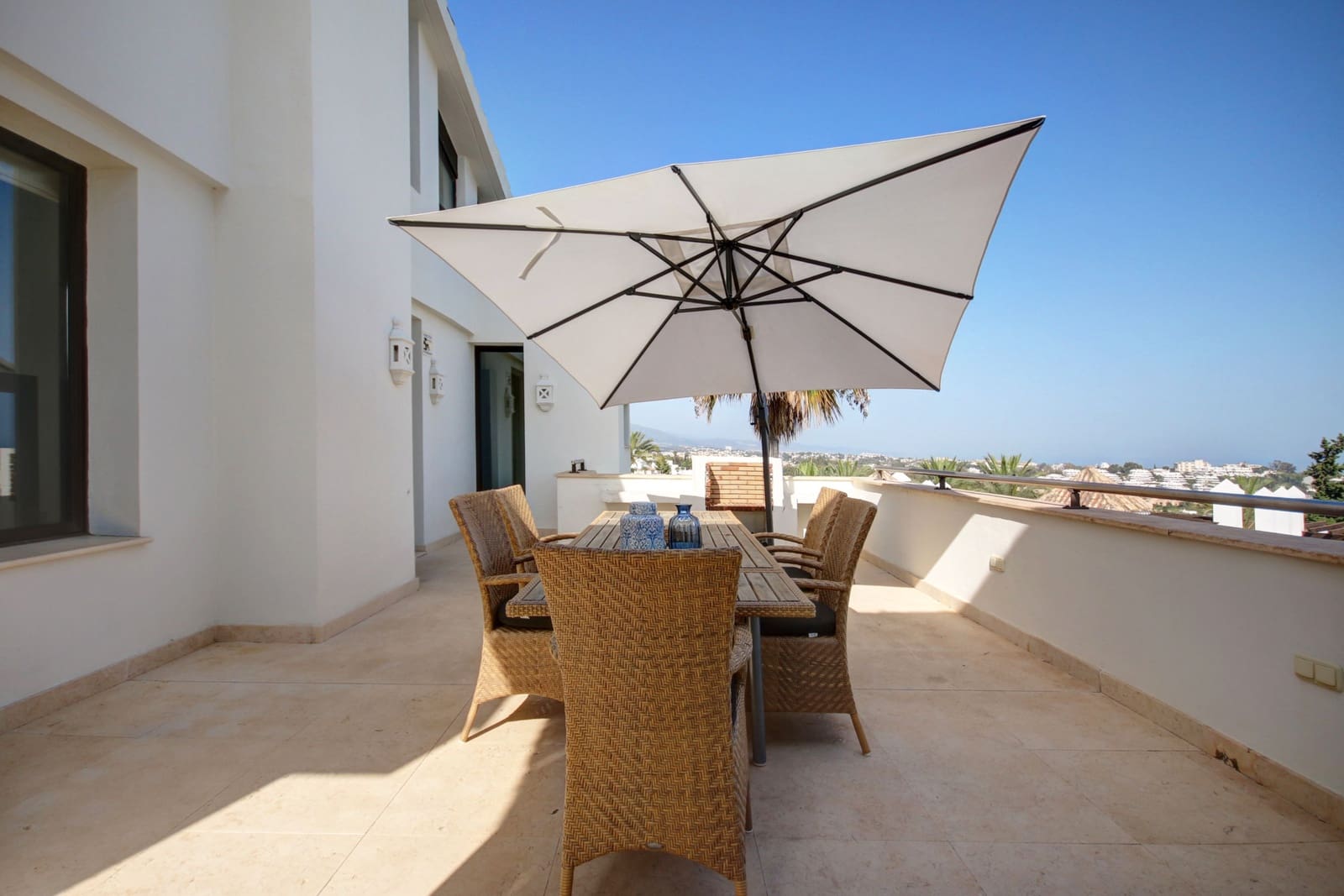 3 sypialnia Apartament na sprzedaż w Marbella z basenem garażem - 1 175 000 € (Ref: 10002004)