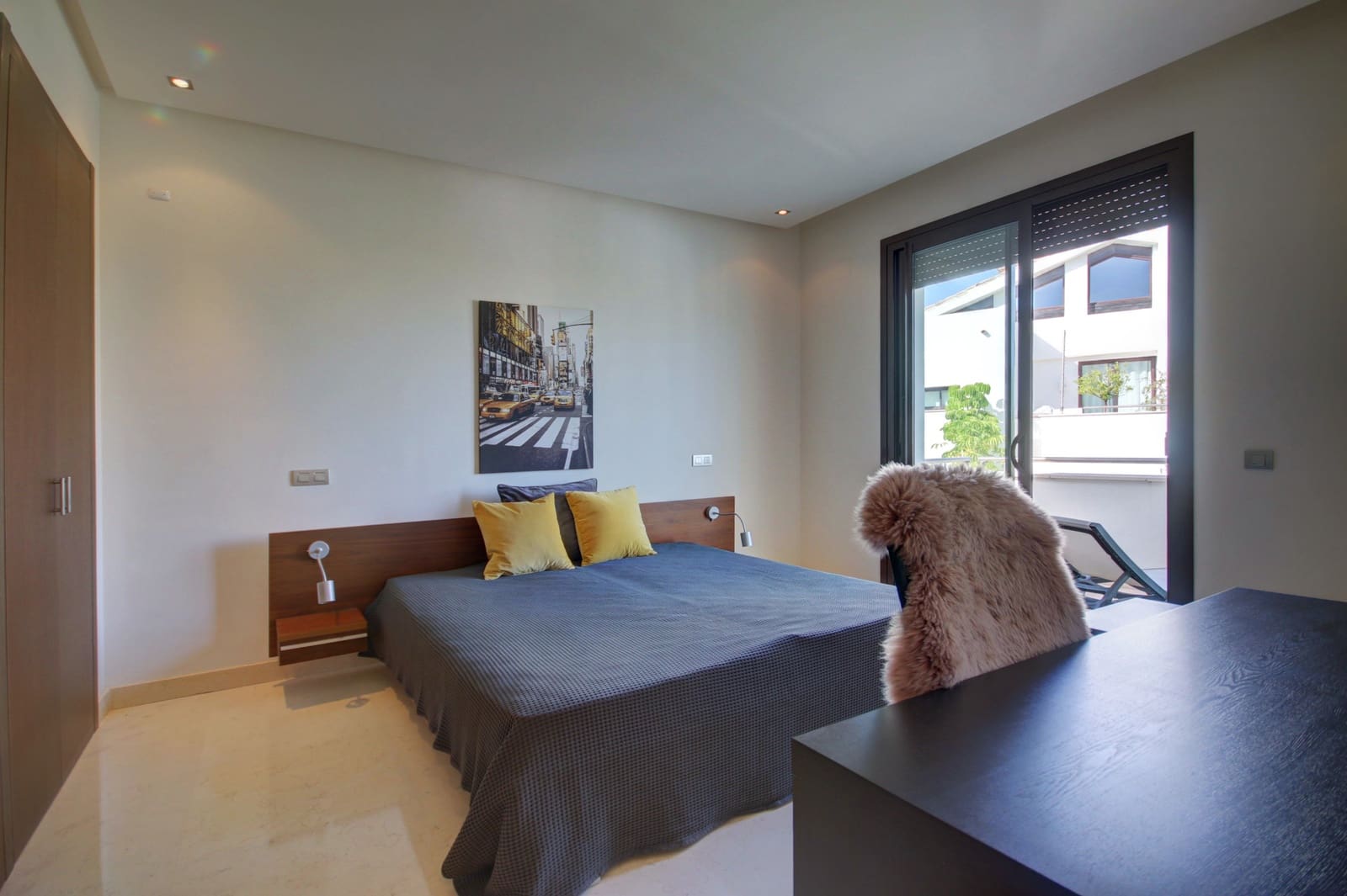 3 sypialnia Apartament na sprzedaż w Marbella z basenem garażem - 1 175 000 € (Ref: 10002004)