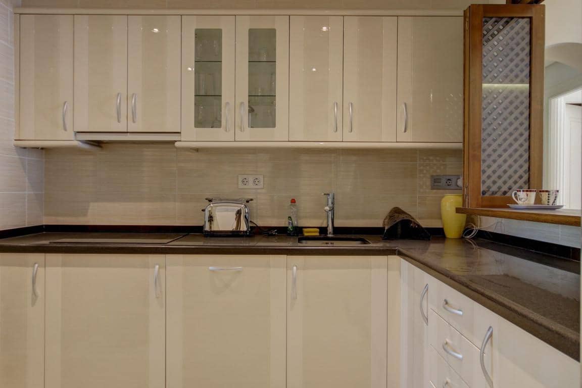 2 bedroom Apartment for sale in Marbella with pool garage - € 780,000 (Ref: 10002005)