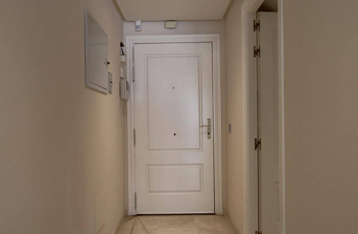 2 bedroom Apartment for sale in Marbella with pool garage - € 780,000 (Ref: 10002005)