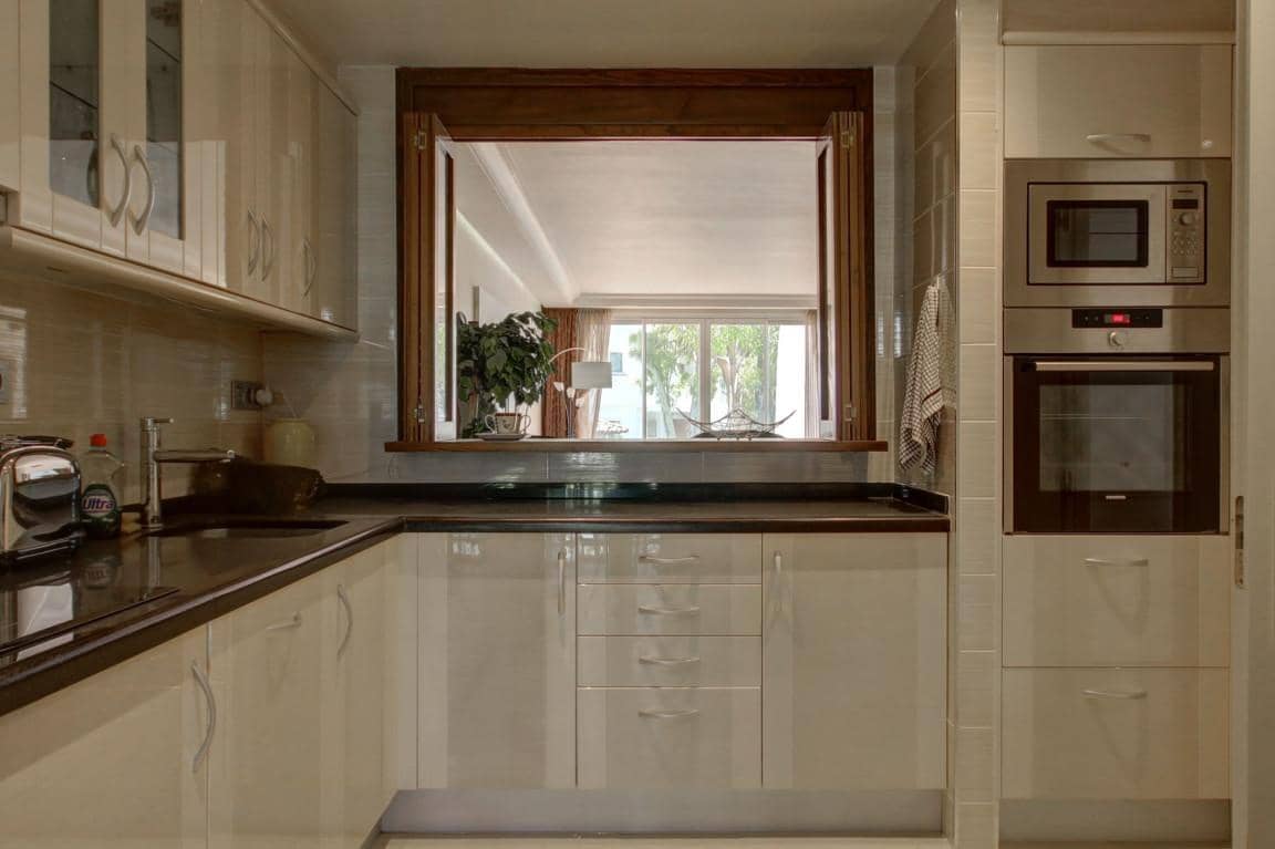 2 bedroom Apartment for sale in Marbella with pool garage - € 780,000 (Ref: 10002005)