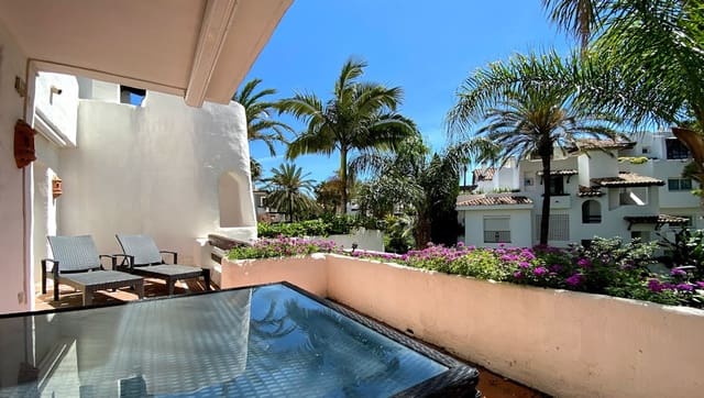 2 bedroom Apartment for sale in Marbella with pool garage - € 780,000 (Ref: 10002005)