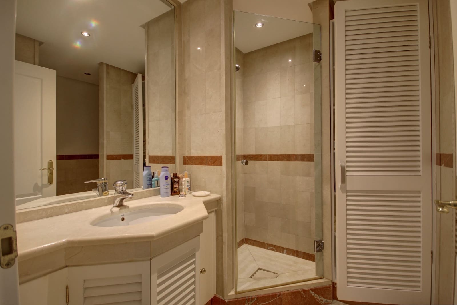 2 bedroom Apartment for sale in Marbella with pool garage - € 780,000 (Ref: 10002005)