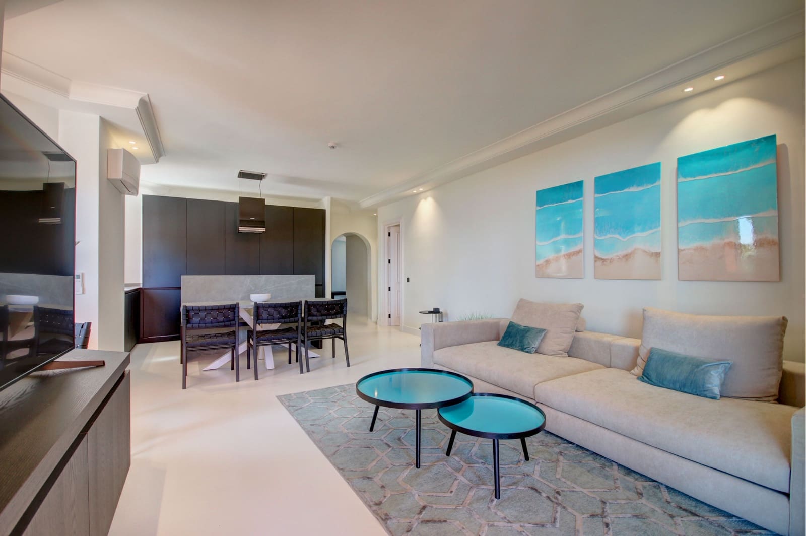 2 sovrum Lägenhet till salu i Estepona med pool garage - 895 000 € (Ref: 10002006)