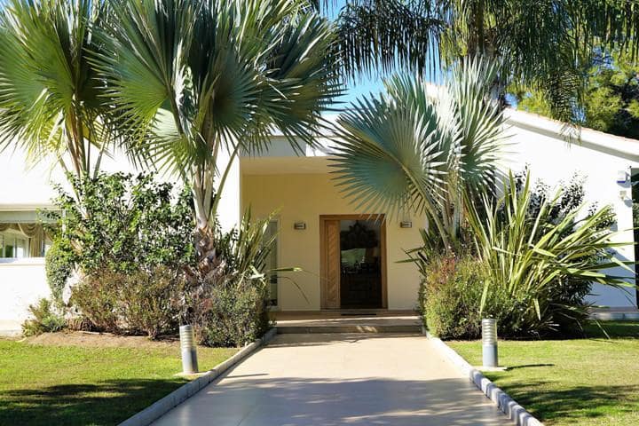 4 slaapkamer Villa te koop in La Heredia met zwembad garage - € 1.900.000 (Ref: 10002007)