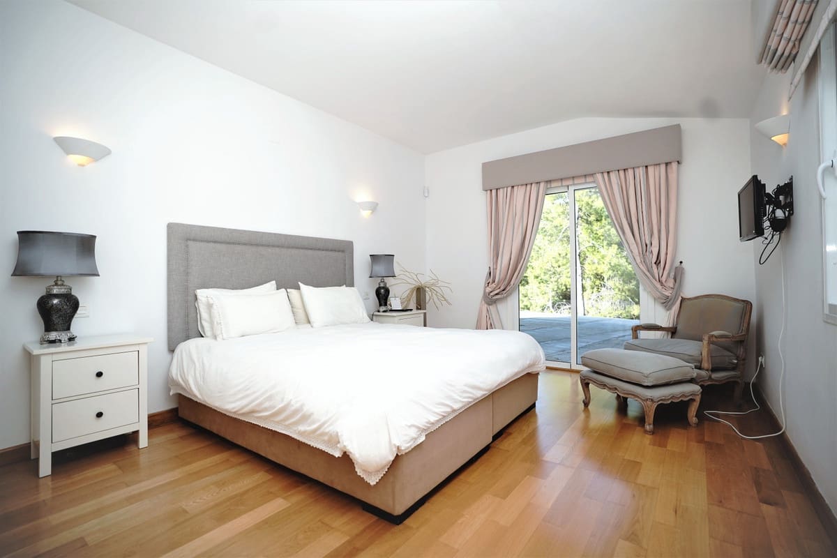 4 slaapkamer Villa te koop in La Heredia met zwembad garage - € 1.900.000 (Ref: 10002007)