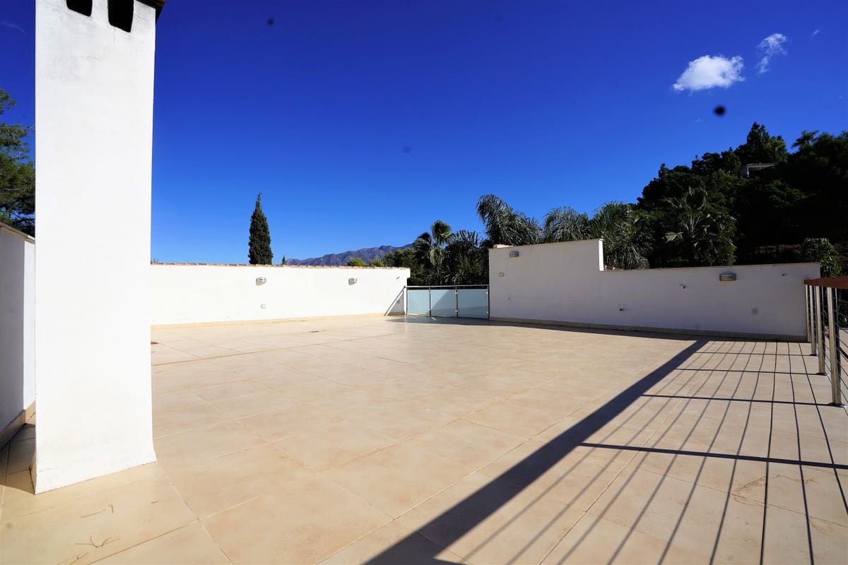 4 slaapkamer Villa te koop in La Heredia met zwembad garage - € 1.900.000 (Ref: 10002007)