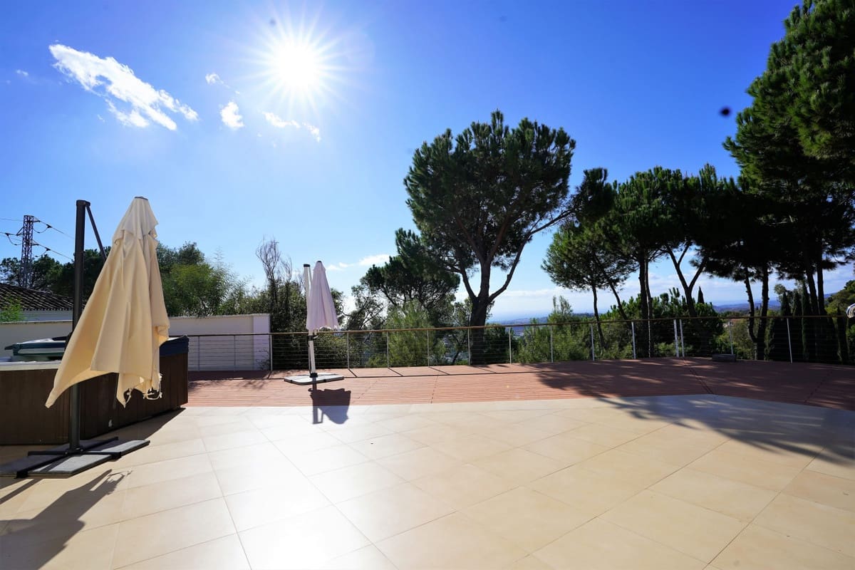 4 slaapkamer Villa te koop in La Heredia met zwembad garage - € 1.900.000 (Ref: 10002007)