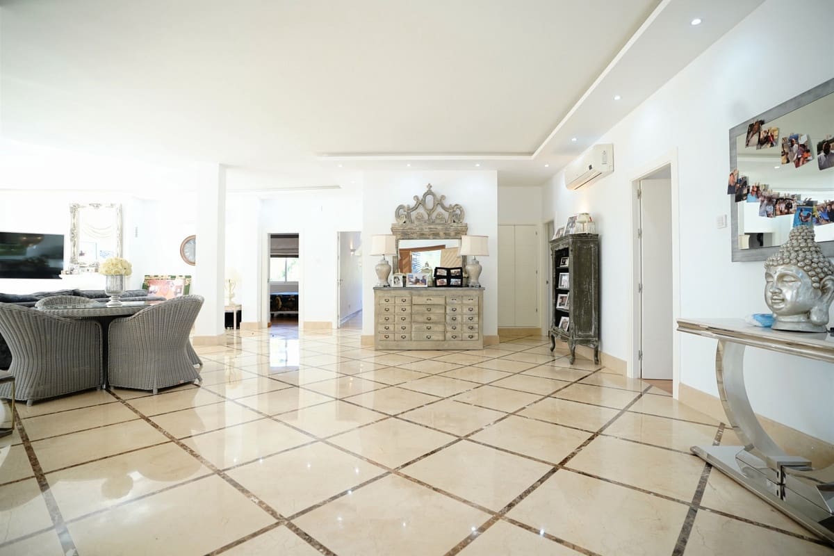 4 slaapkamer Villa te koop in La Heredia met zwembad garage - € 1.900.000 (Ref: 10002007)