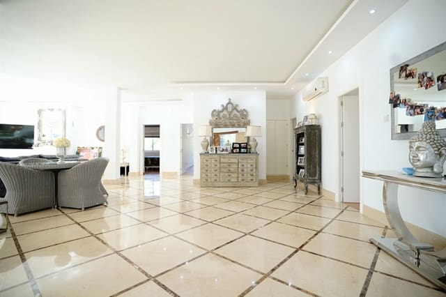Chalet de 4 habitaciones en La Heredia, Benahavís en venta con piscina garaje - 1.900.000 € (Ref: 10002007)