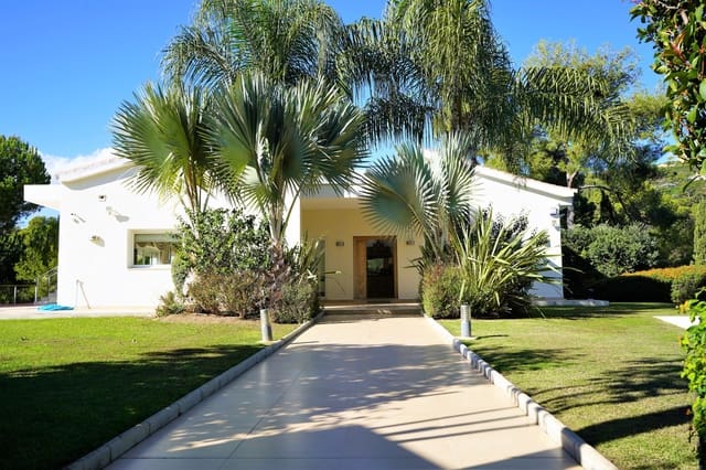 Chalet de 4 habitaciones en La Heredia, Benahavís en venta con piscina garaje - 1.900.000 € (Ref: 10002007)