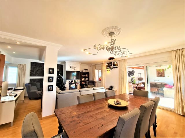 4 soverom Villa til salgs i Nueva Andalucia, Marbella med svømmebasseng - € 1 279 000 (Ref: 10002008)