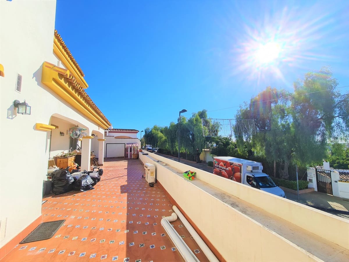 4 chambre Villa/Maison à vendre à Nueva Andalucia avec piscine - 1 279 000 € (Ref: 10002008)