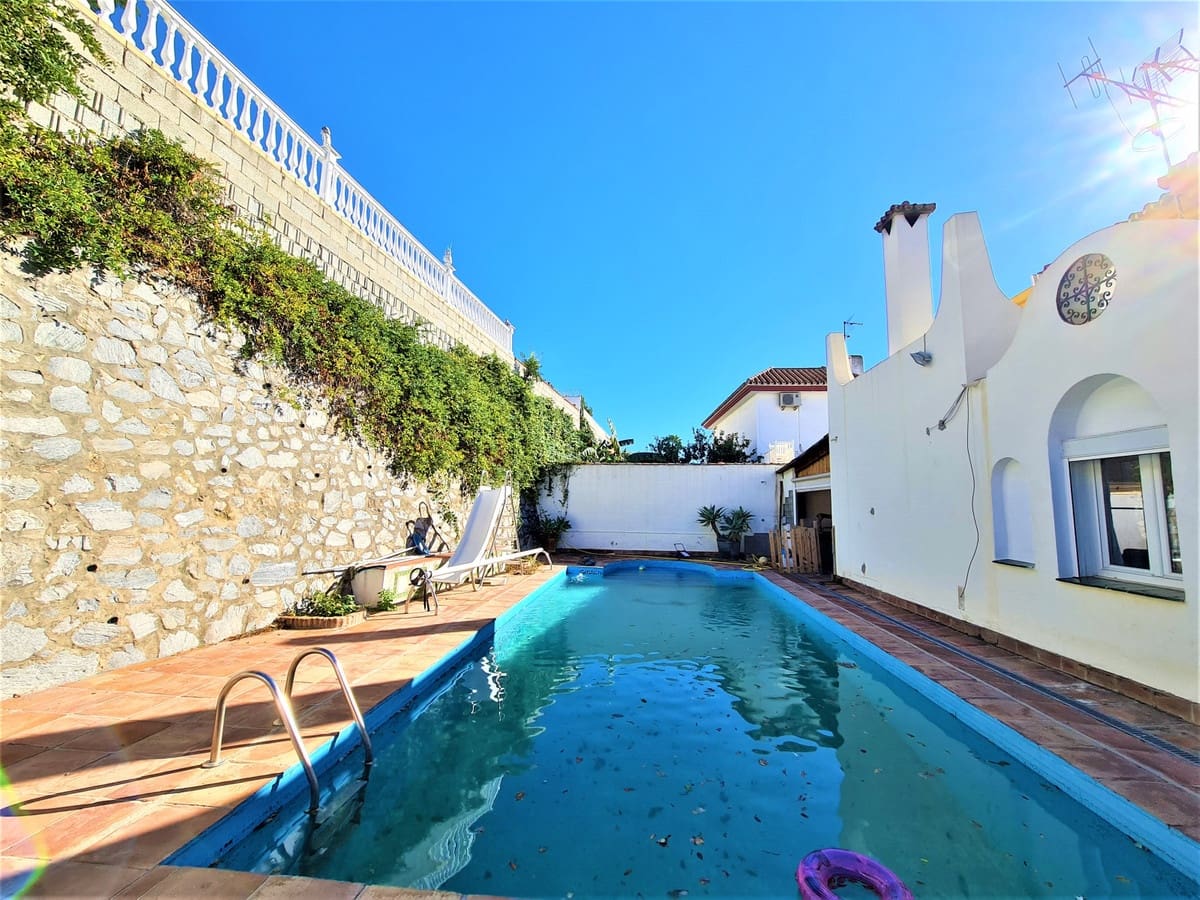 4 chambre Villa/Maison à vendre à Nueva Andalucia avec piscine - 1 279 000 € (Ref: 10002008)