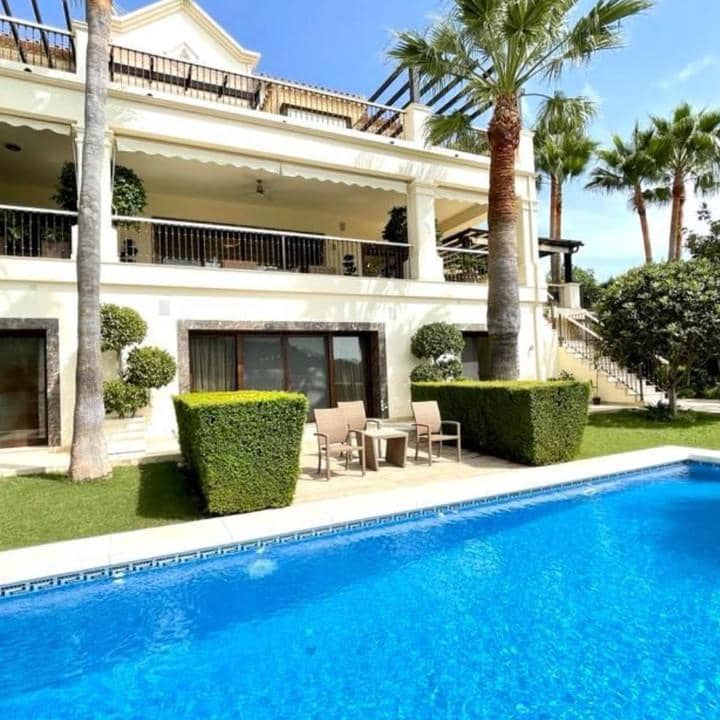 6 bedroom Villa for sale in Los Arqueros with pool garage - € 2,700,000 (Ref: 10002009)