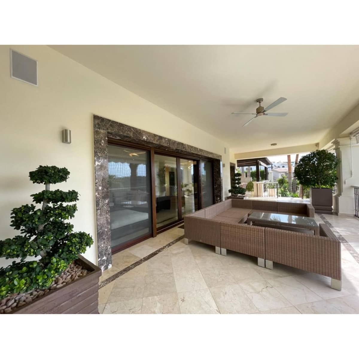 6 bedroom Villa for sale in Los Arqueros with pool garage - € 2,700,000 (Ref: 10002009)
