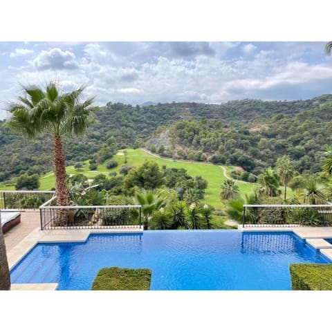 6 sovrum Villa till salu i Los Arqueros, Benahavís med pool garage - 2 700 000 € (Ref: 10002009)