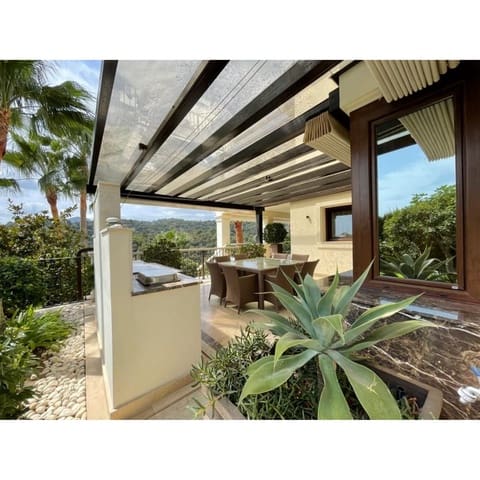 6 sovrum Villa till salu i Los Arqueros, Benahavís med pool garage - 2 700 000 € (Ref: 10002009)