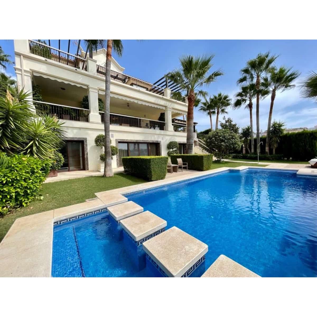 6 bedroom Villa for sale in Los Arqueros with pool garage - € 2,700,000 (Ref: 10002009)