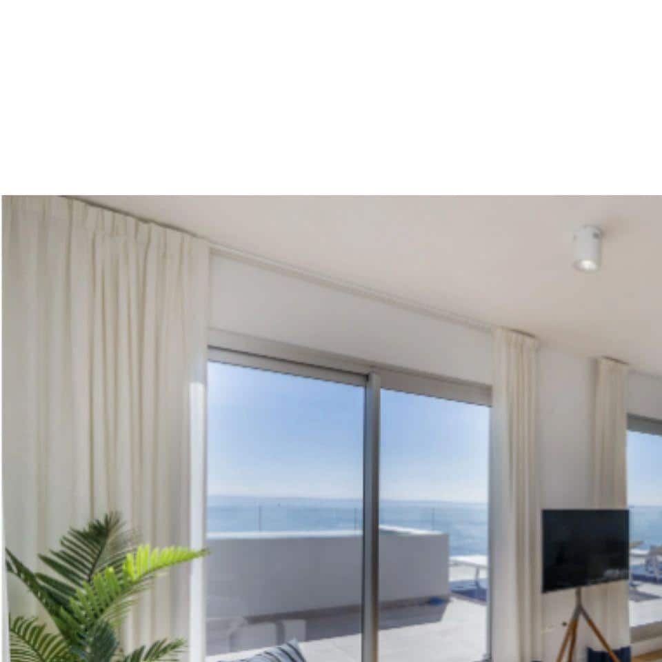 Apartamento de 2 habitaciones en Mijas Costa en venta con piscina garaje - 355.000 € (Ref: 10002013)