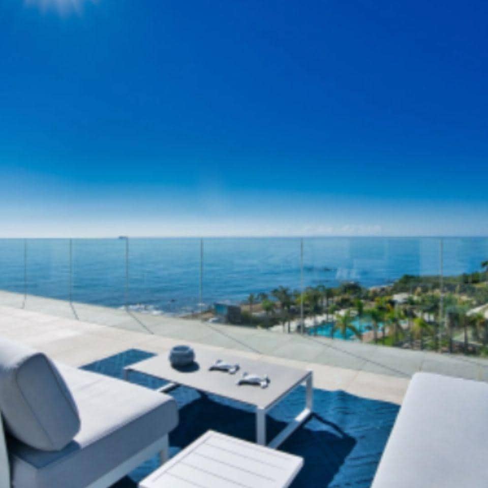 Apartamento de 2 habitaciones en Mijas Costa en venta con piscina garaje - 355.000 € (Ref: 10002013)