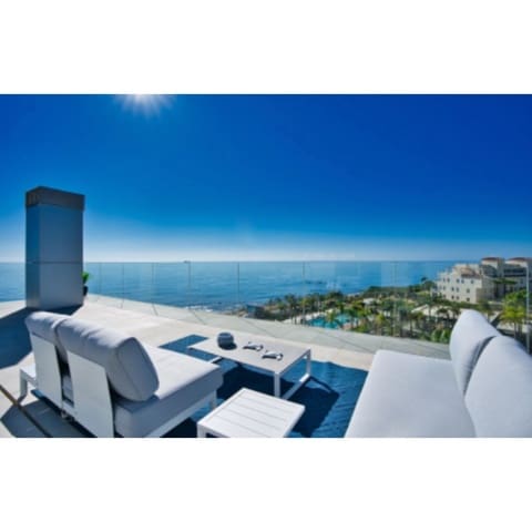 Apartamento de 2 habitaciones en Mijas Costa, Mijas en venta con piscina garaje - 355.000 € (Ref: 10002013)