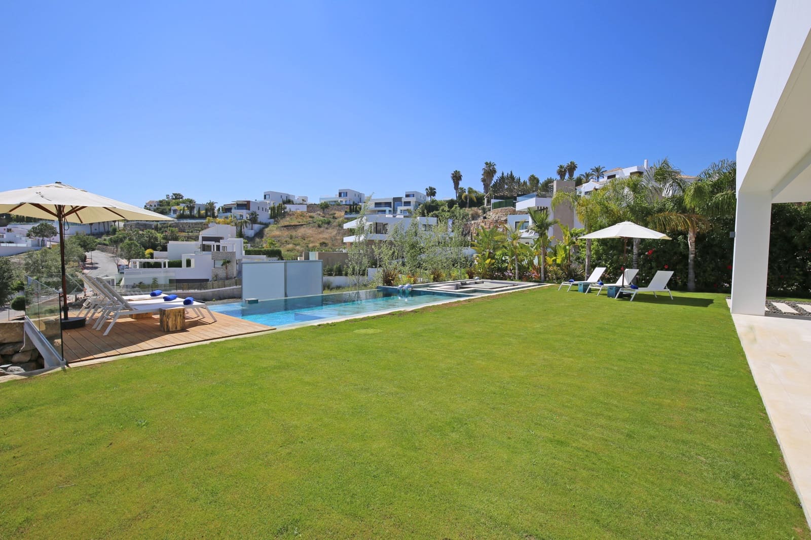 5 slaapkamer Villa te koop in Marbella met zwembad garage - € 2.550.000 (Ref: 10002015)