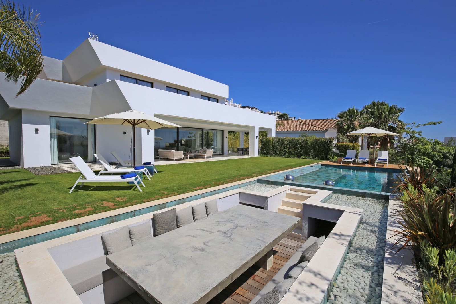 5 slaapkamer Villa te koop in Marbella met zwembad garage - € 2.550.000 (Ref: 10002015)