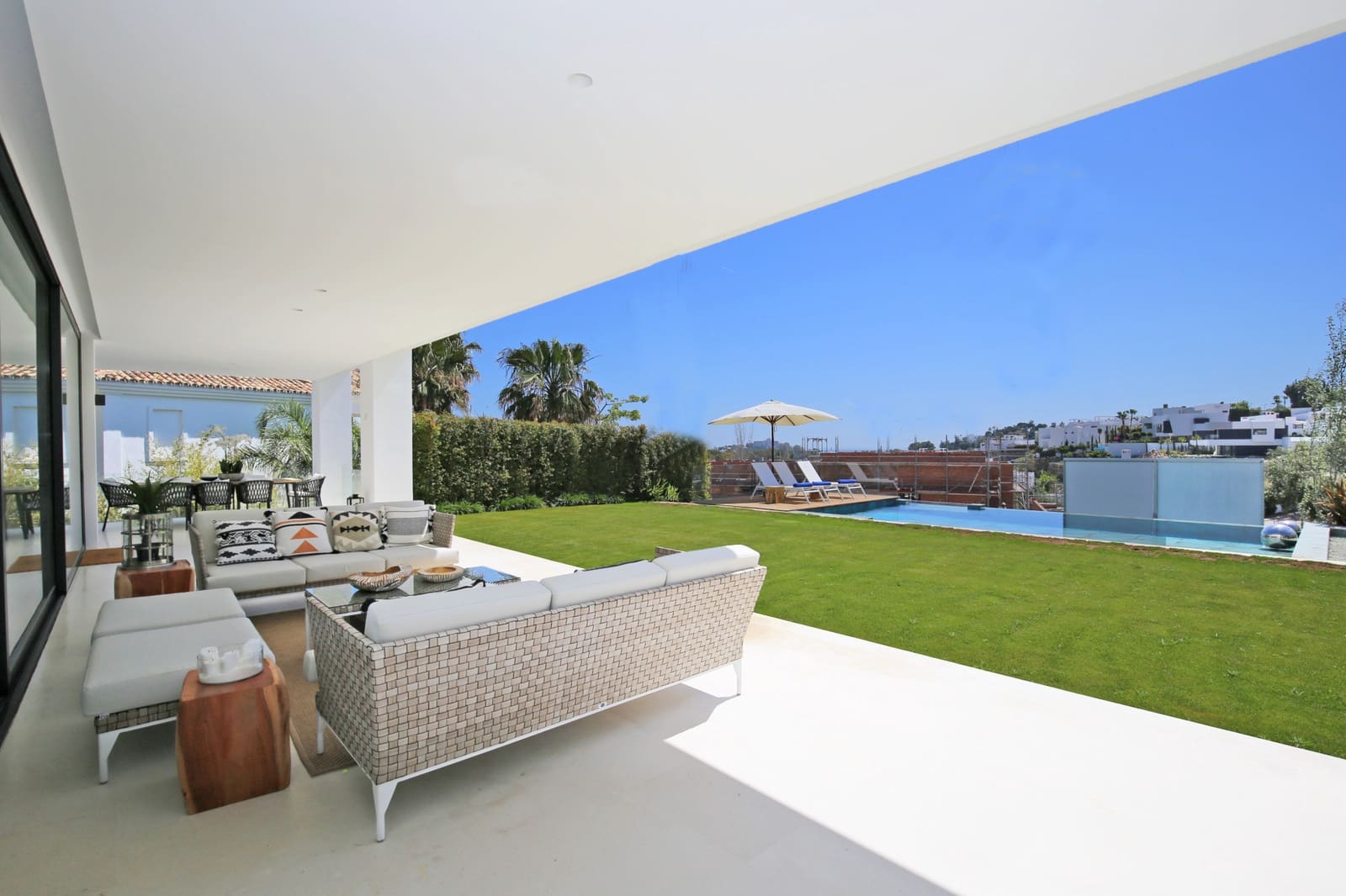 5 slaapkamer Villa te koop in Marbella met zwembad garage - € 2.550.000 (Ref: 10002015)