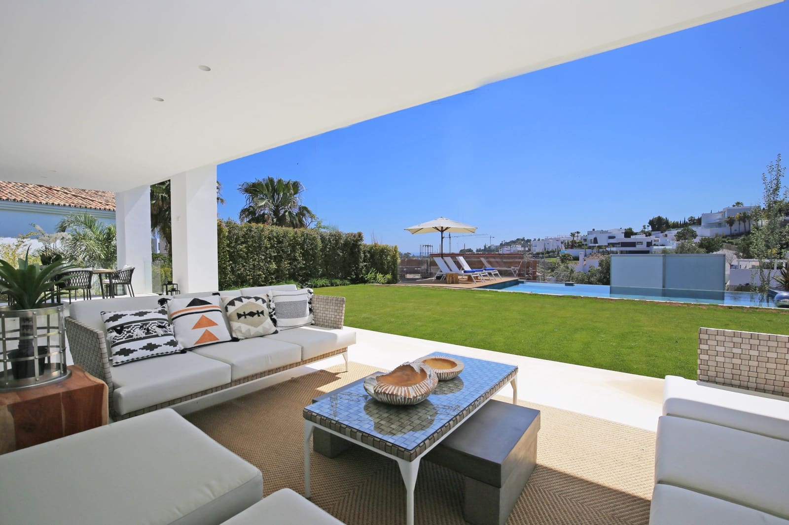 5 slaapkamer Villa te koop in Marbella met zwembad garage - € 2.550.000 (Ref: 10002015)