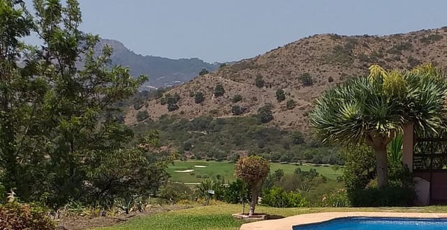 4 Zimmer Villa zu verkaufen in Marbella mit Pool Garage - 795.000 € (Ref: 10002019)