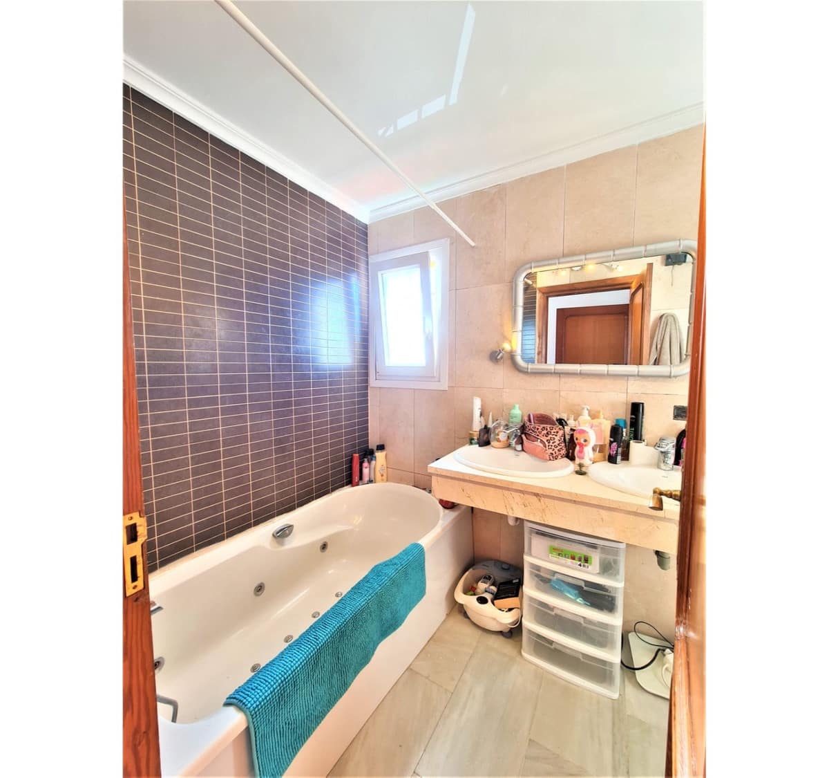 4 bedroom Villa for sale in Nueva Andalucia with pool - € 799,000 (Ref: 10002020)