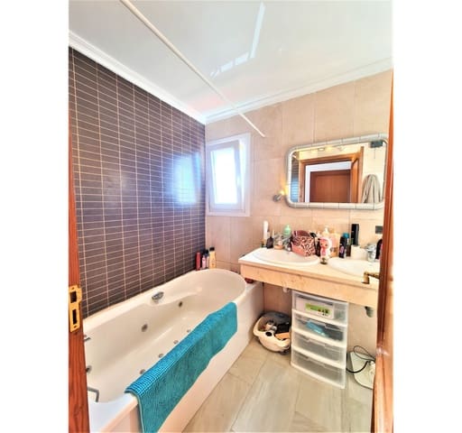 4 bedroom Villa for sale in Nueva Andalucia, Marbella with pool - € 799,000 (Ref: 10002020)