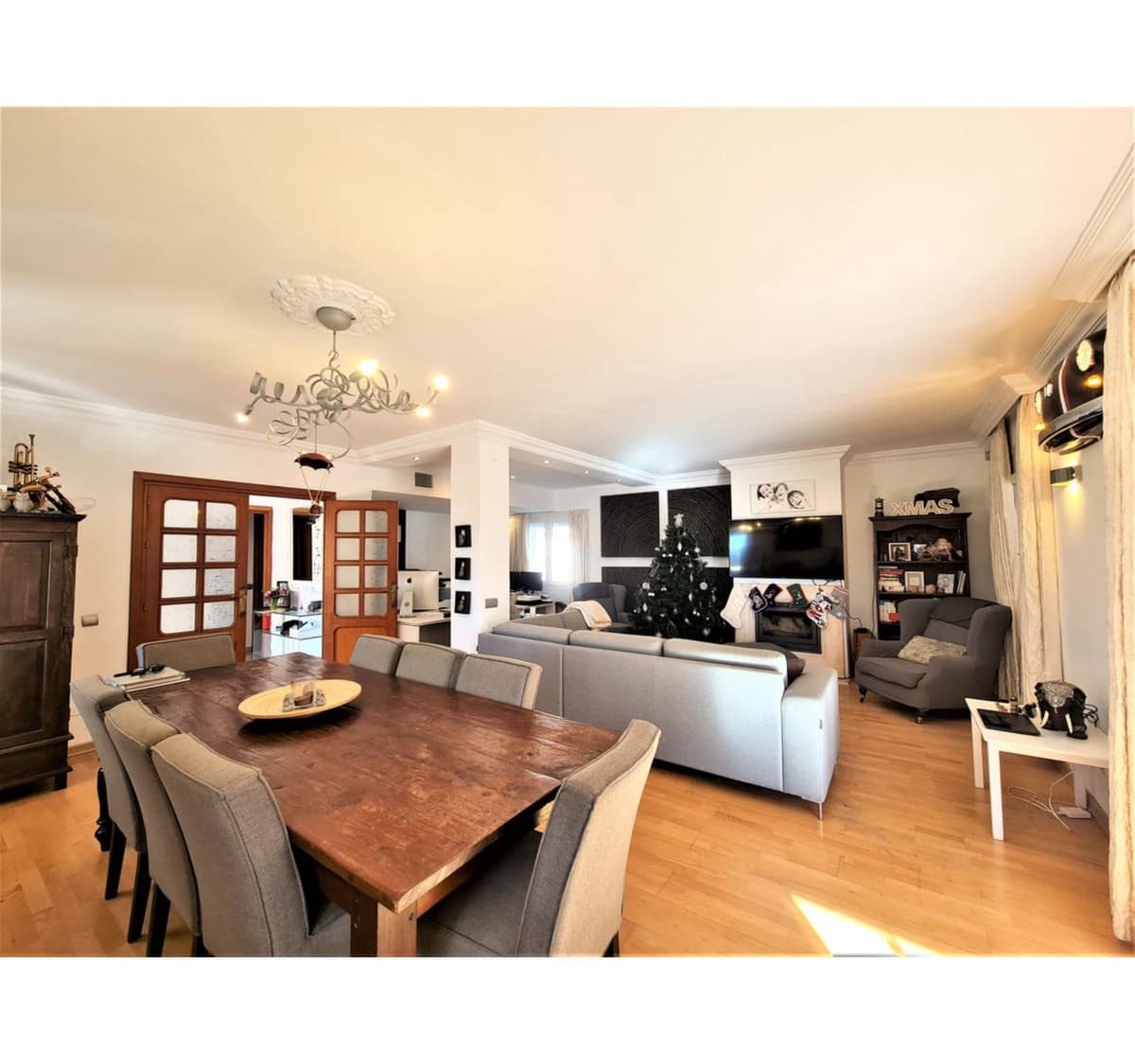 4 bedroom Villa for sale in Nueva Andalucia with pool - € 799,000 (Ref: 10002020)