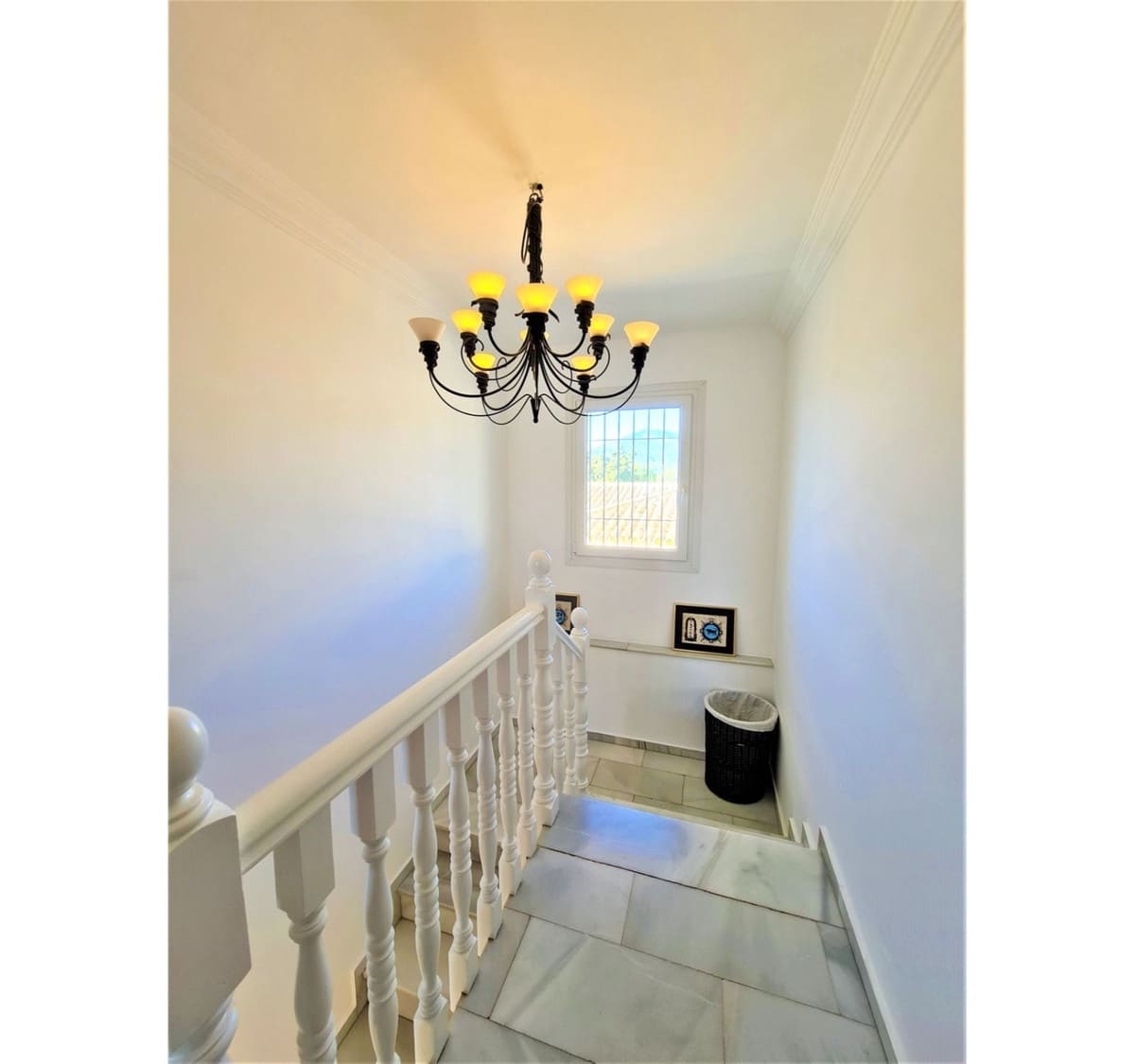 4 bedroom Villa for sale in Nueva Andalucia with pool - € 799,000 (Ref: 10002020)